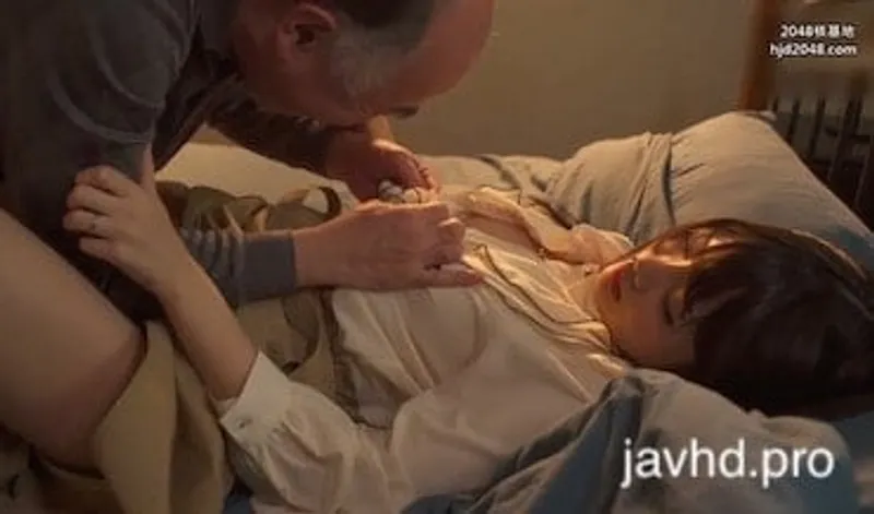 Anh xã đi vắng vợ yêu bị lão già gần nhà hiếp suzu harumiya